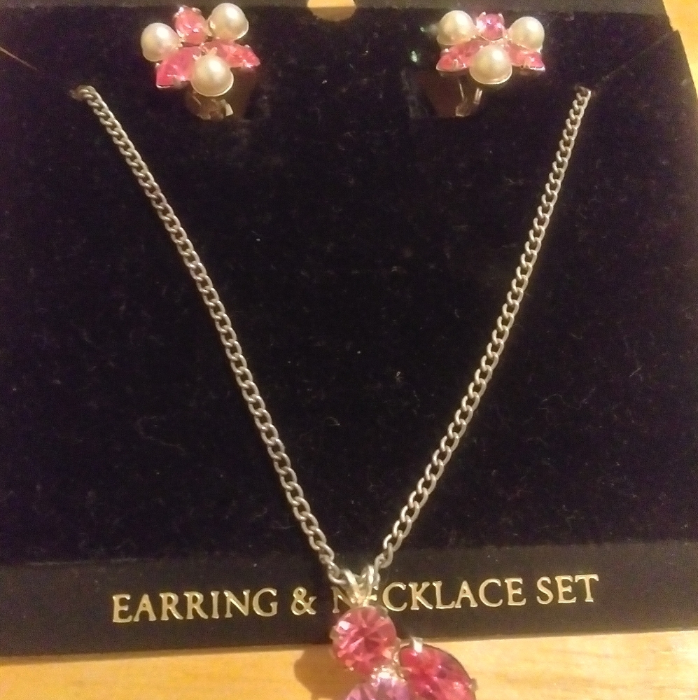 Necklace & earrings